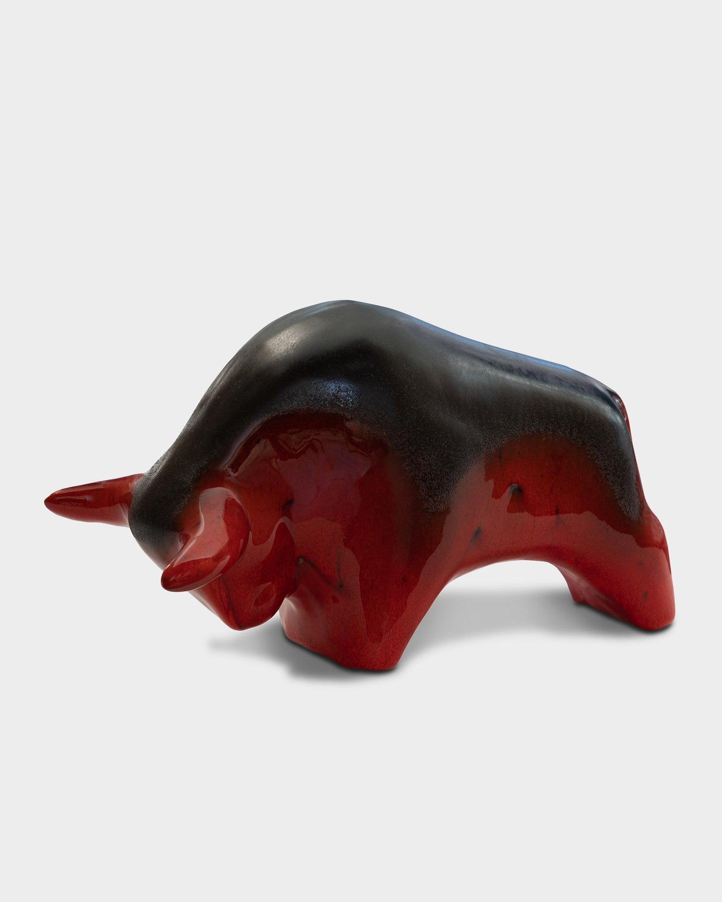 Bull 1010: Glaze Black above / Red below