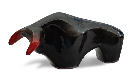 Bull 1017: Glaze Black glossy / Red Horns