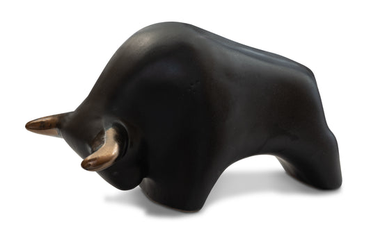 Bull 1010: Glaze Black / Golden Horns