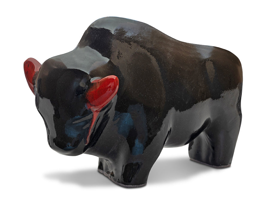 Bull 1012: Glasur Schwarz glänzend / Rote Hörner